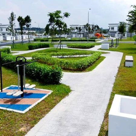 Johor Desaru Beach Bungalow Villas Kangkar Chemaran 外观 照片