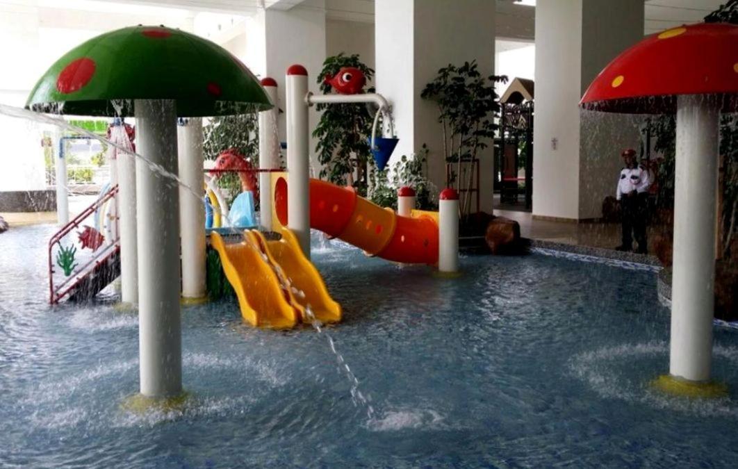 Johor Desaru Beach Bungalow Villas Kangkar Chemaran 外观 照片
